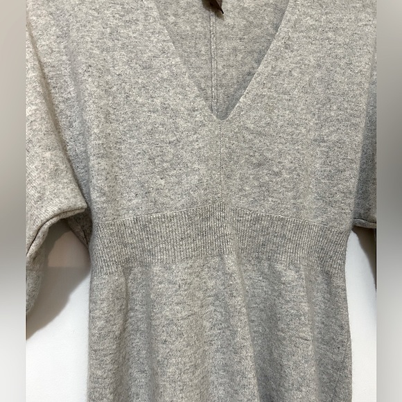 Kenar 100% Cashmere V-Neck Sweater Heather Light Grey Size Medium - Picture 4 of 7